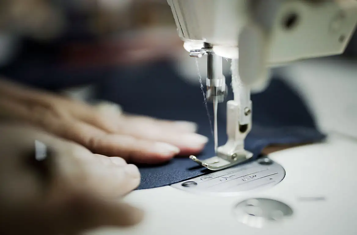 Sewing process of FR clothing on heavy-duty machines